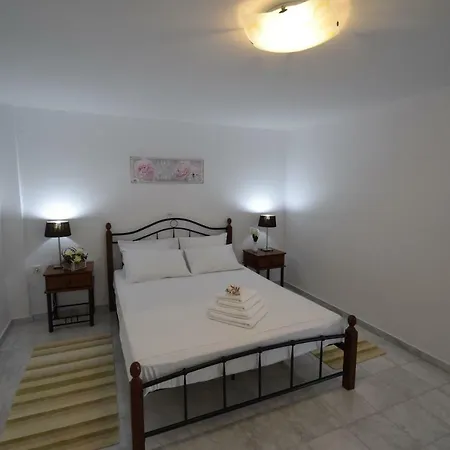 Seaside Apartment Tolo