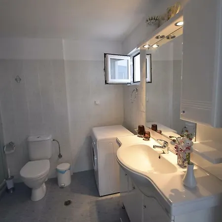 Seaside Apartment Tolo